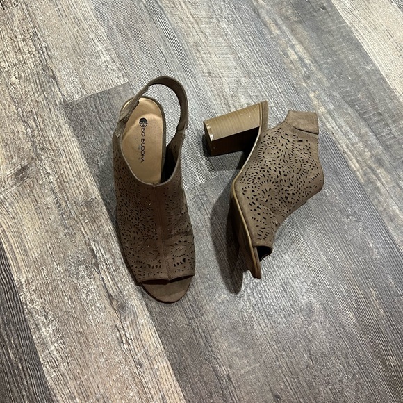 Big Buddha size 11 peep toe lattice wedges - Picture 6 of 6